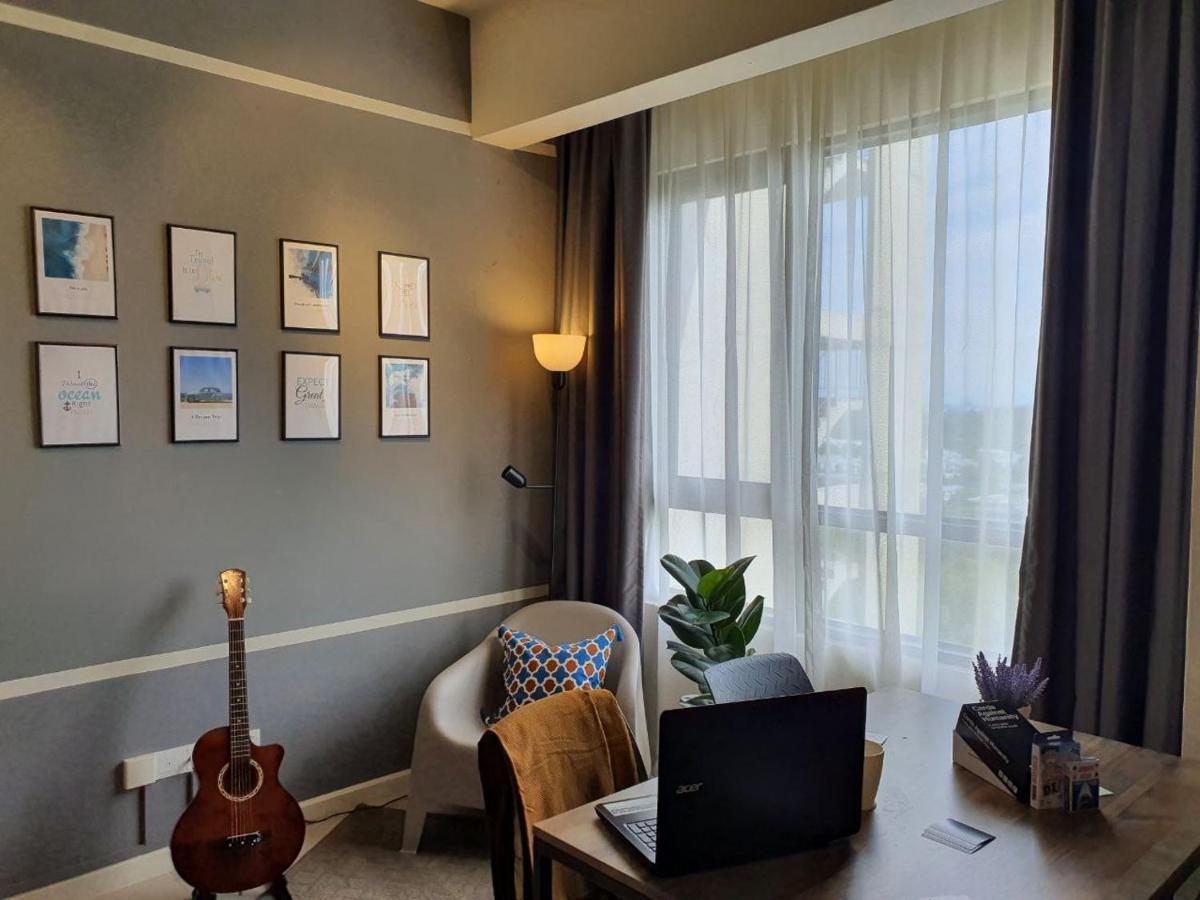 The Perfect Getaway @ Tamarind Suites, Netflix 300Mbps Сайберджая Экстерьер фото