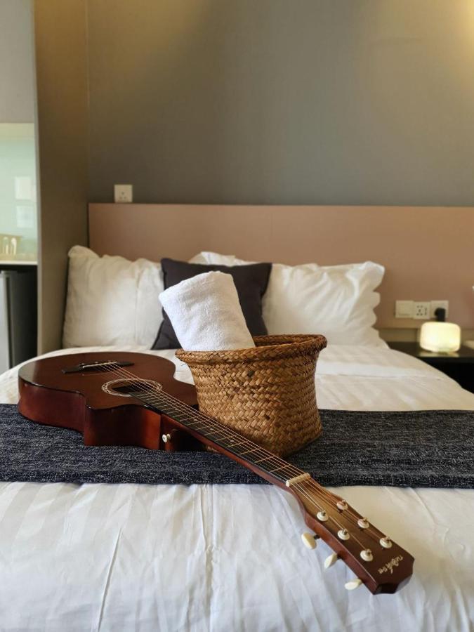 The Perfect Getaway @ Tamarind Suites, Netflix 300Mbps Сайберджая Экстерьер фото