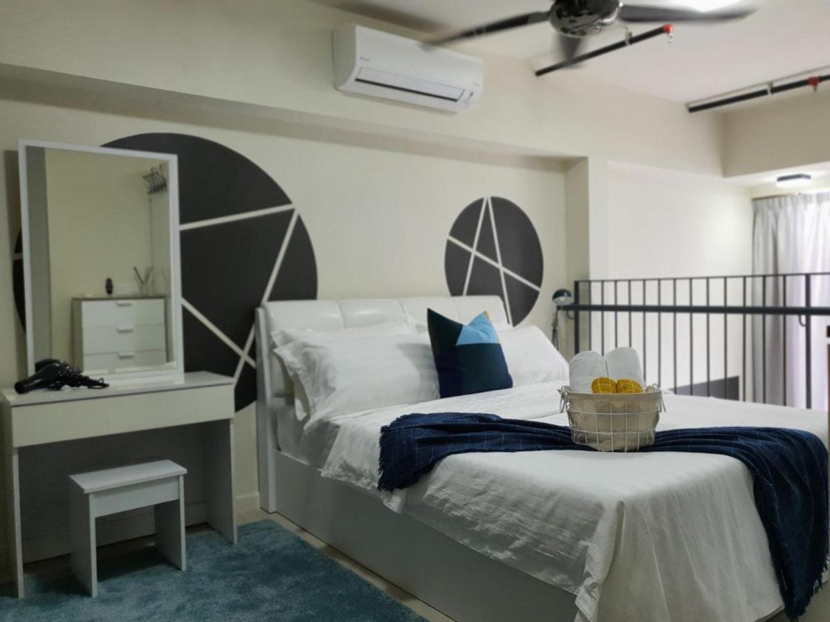 The Perfect Getaway @ Tamarind Suites, Netflix 300Mbps Сайберджая Экстерьер фото