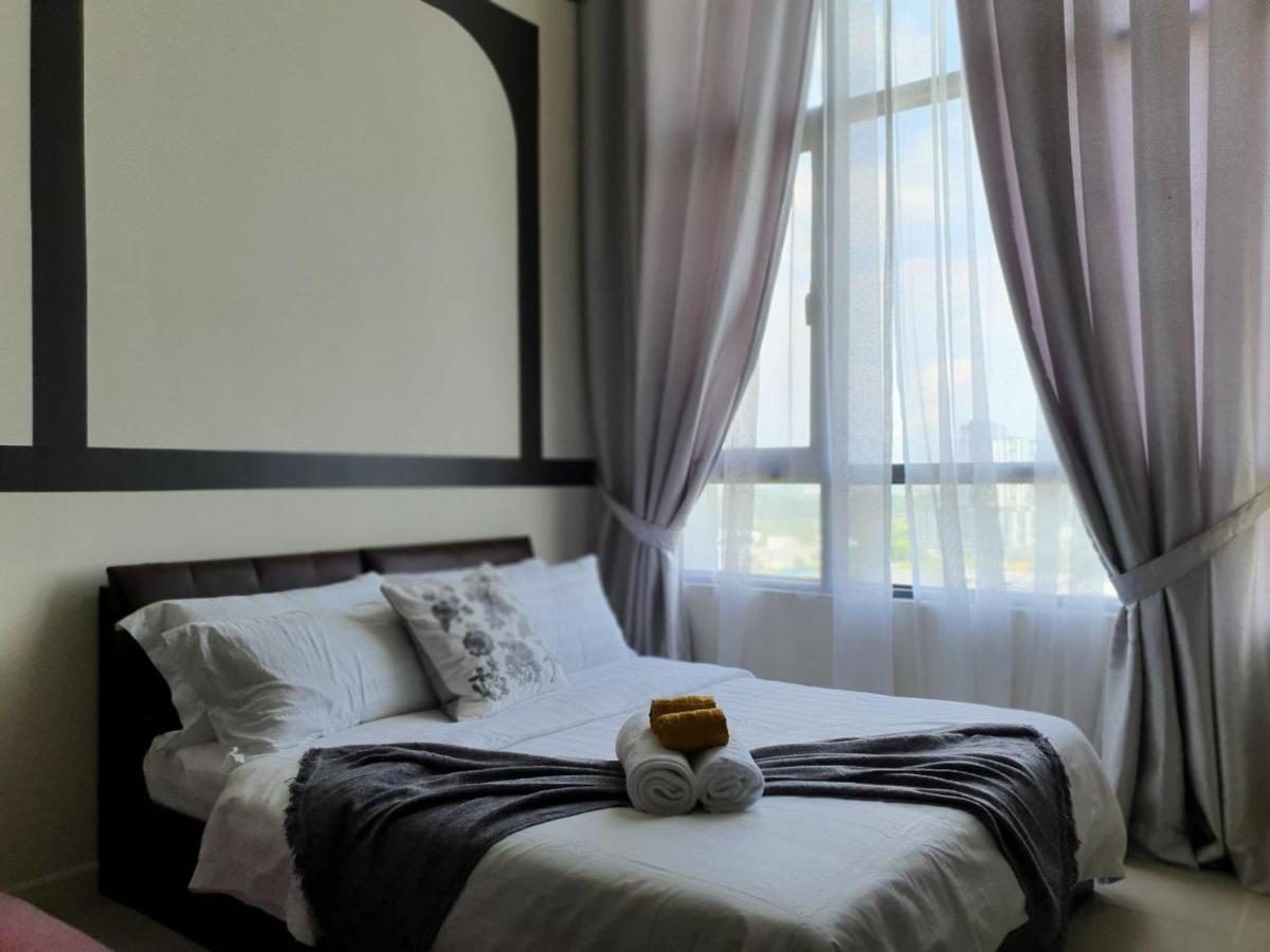 The Perfect Getaway @ Tamarind Suites, Netflix 300Mbps Сайберджая Экстерьер фото