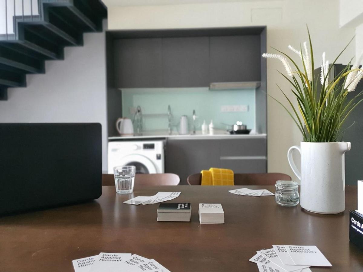 The Perfect Getaway @ Tamarind Suites, Netflix 300Mbps Сайберджая Экстерьер фото
