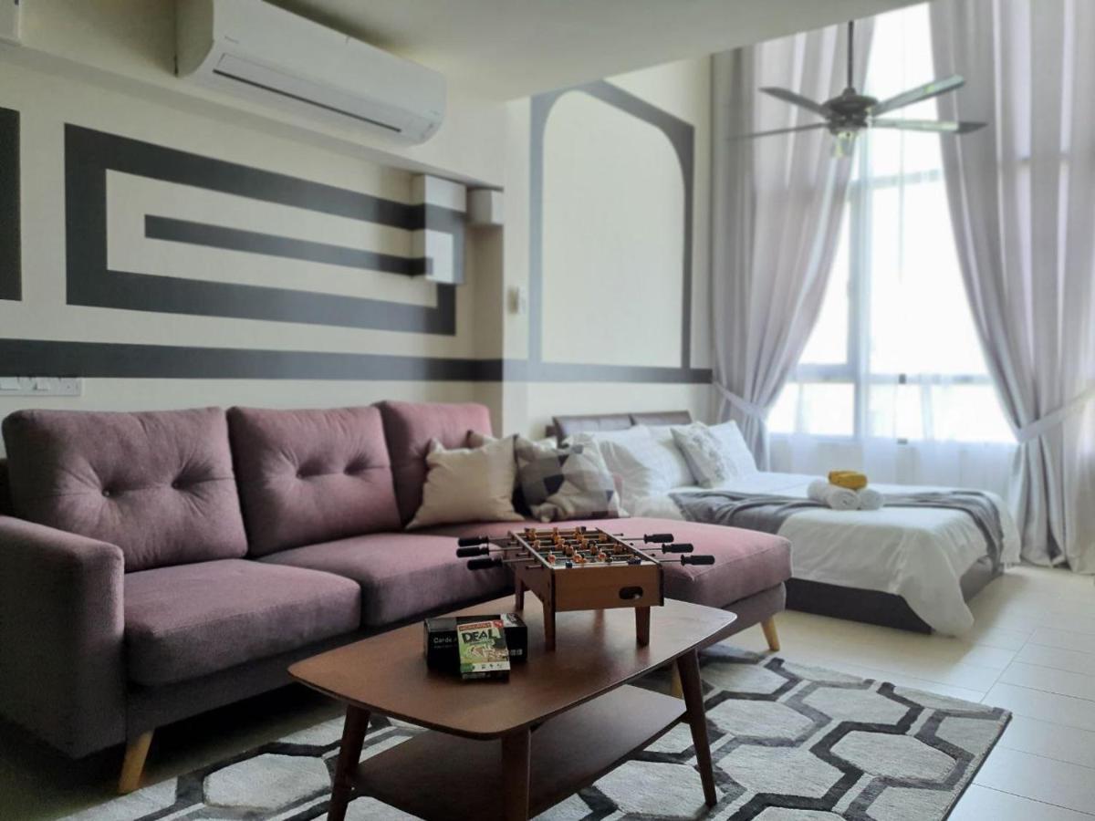 The Perfect Getaway @ Tamarind Suites, Netflix 300Mbps Сайберджая Экстерьер фото